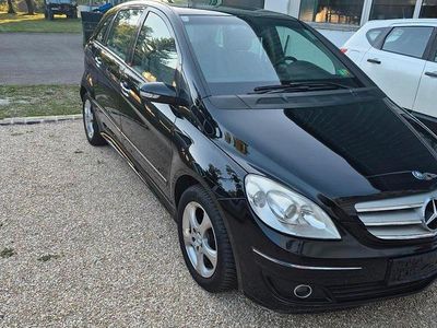 Mercedes B180