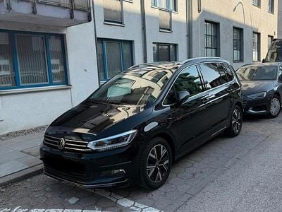 Gebraucht VW Touran Highline 150 PS (110 kW) 2020 Schwarz Van / Kleinbus