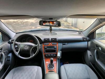 Mercedes C180