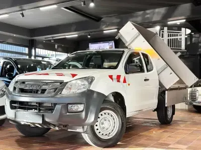Second-hand Isuzu D-Max 163 CP (119 kW) 2015 Alb SUV