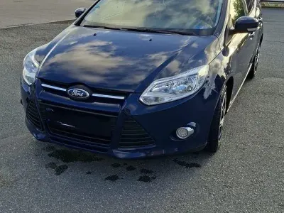 Gebraucht Ford Focus Business Edition 125 PS (91 kW) 2014 Blau Kombi
