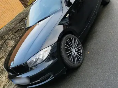 Gebraucht BMW 116 179 PS (131 kW) 2010 Schwarz Kleinwagen