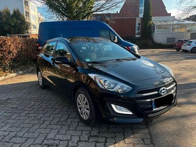 Gebraucht Hyundai i30 110 PS (80 kW) 2015 Schwarz Kombi