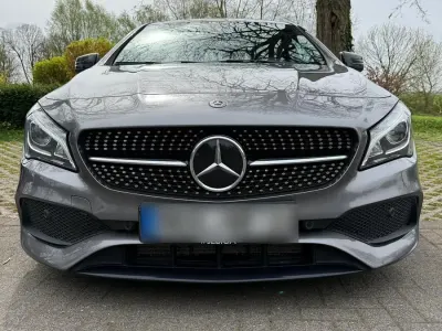 Gebraucht Mercedes CLA220 Shooting Brake AMG line 177 PS (130 kW) 2017 Grau Kombi