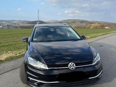 Gebraucht VW Golf VII Highline 150 PS (110 kW) 2019 Schwarz Kombi