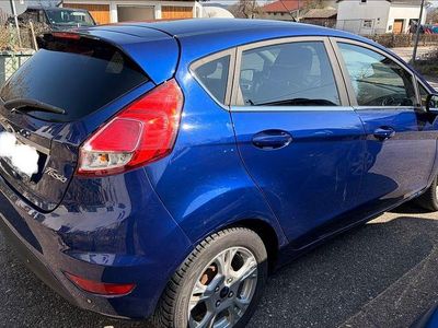 Gebraucht Ford Fiesta 125 PS (91 kW) 2014 Blau Kleinwagen