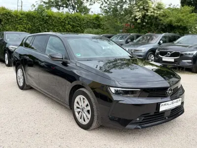 Gebraucht Opel Astra 131 PS (96 kW) 2024 Diamond black Kleinwagen