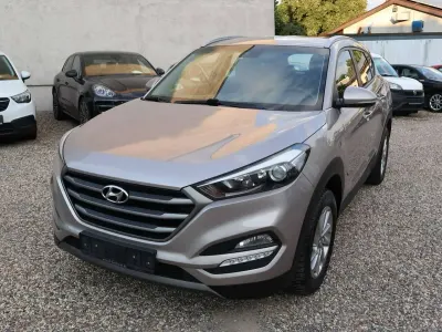 Gebraucht Hyundai Tucson Trend 177 PS (130 kW) 2016 Beige SUV