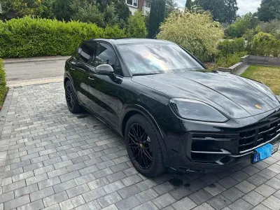 Gebraucht Porsche Cayenne S Chrono 519 PS (381 kW) 2024 Schwarz SUV