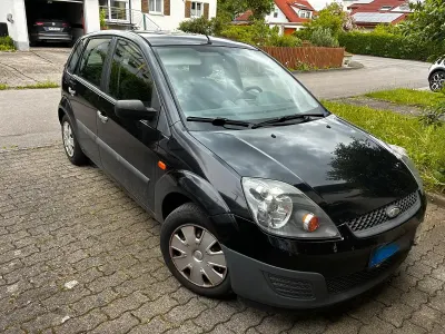 Używany Ford Fiesta 80 KM (58 kW) 2006 Czarny Hatchback