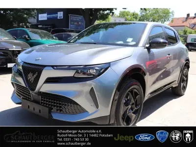 Neu Alfa Romeo Junior Sprint 145 PS (106 kW) 2026 Grau SUV
