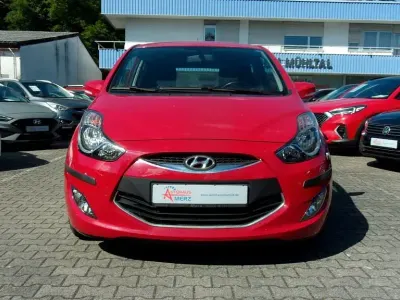 Gebraucht Hyundai ix20 Edition 116 PS (85 kW) 2013 Rot Kleinwagen
