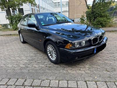 BMW 525