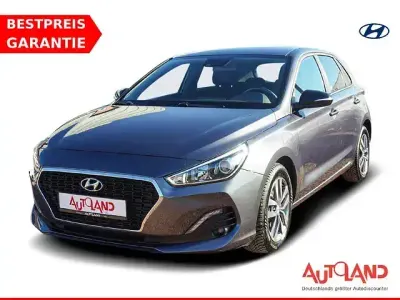 Gebraucht Hyundai i30 Passion 99 PS (72 kW) 2018 Grau Limousine