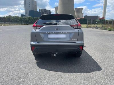 Gebraucht Mitsubishi Eclipse Cross Basis 188 PS (138 kW) 2022 Grau SUV