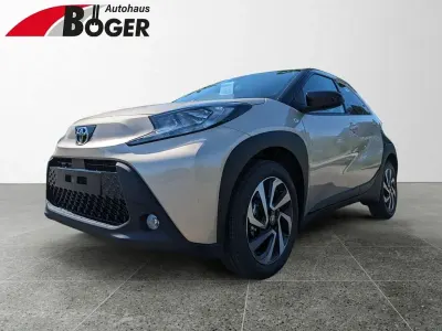 Gebraucht Toyota Aygo X Basis 72 PS (52 kW) 2024 Beige SUV