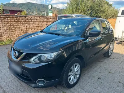Gebraucht Nissan Qashqai 116 PS (85 kW) 2014 Schwarz SUV