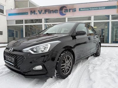 Gebraucht Hyundai i20 Select 84 PS (61 kW) 2018 Schwarz Limousine
