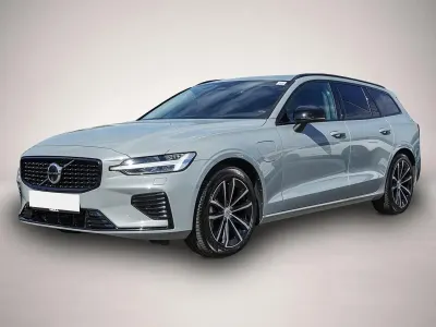 Gebraucht Volvo V60 Plus 310 PS (228 kW) 2024 Manufacturer Kombi