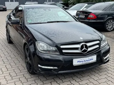 Gebraucht Mercedes C180 156 PS (114 kW) 2011 Schwarz Coupé