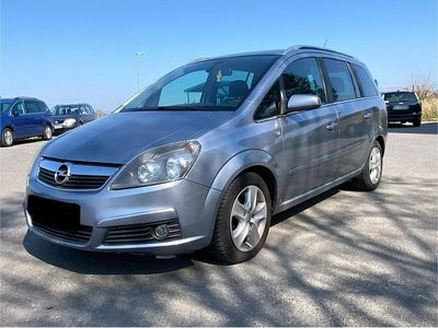 Usata Opel Zafira 150 CV (110 kW) 2005 Argento Monovolume