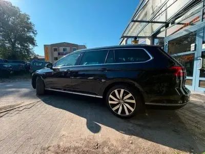 Gebraucht VW Passat Highline 190 PS (139 kW) 2016 Schwarz Kombi