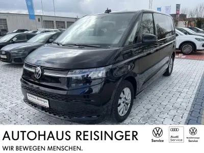 Gebraucht VW T7 Life 150 PS (110 kW) 2025 Deep black perleffekt Van