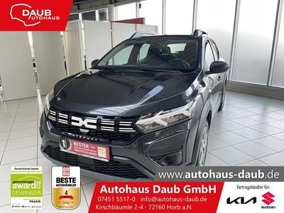 Grau "comete" Gebraucht 2023 Dacia Sandero Essentiel Limousine | 13.890 € (Fairer Preis)