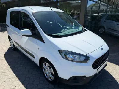 Gebraucht Ford Transit Trend 101 PS (74 kW) 2019 Weiß Van / Kleinbus