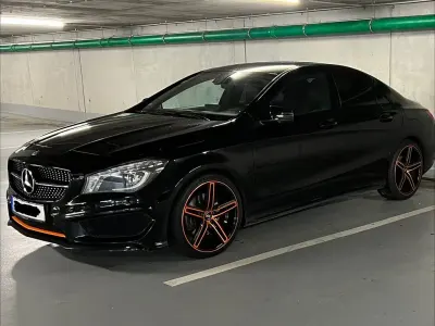 Gebraucht Mercedes CLA250 OrangeArt Edition 211 PS (155 kW) 2015 Schwarz Limousine
