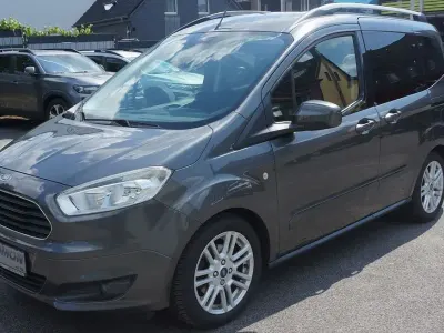 Usata Ford Tourneo Courier Titanium 101 CV (74 kW) 2018 Grigio Monovolume