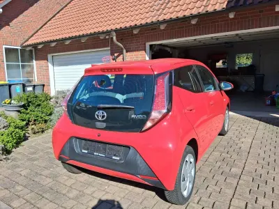 Gebraucht Toyota Aygo X-cite 69 PS (50 kW) 2017 Rot Kleinwagen
