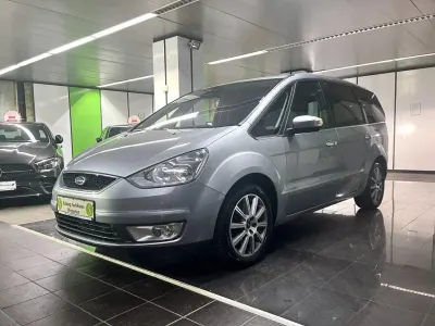 Usata Ford Galaxy Ghia 140 CV (102 kW) 2008 Argento Monovolume