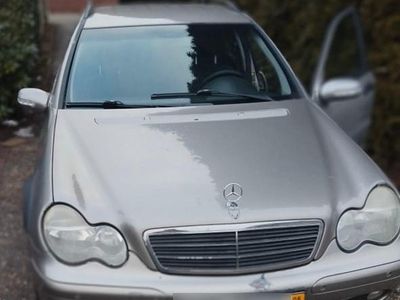 Gebraucht Mercedes C180 Classic 143 PS (105 kW) 2003 Silber Kombi