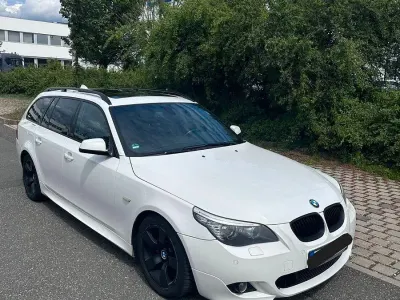 Gebraucht BMW 525 Sport Line 197 PS (144 kW) 2009 Weiß Kombi