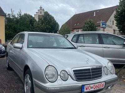 Gebraucht Mercedes E280 Elegance 204 PS (150 kW) 2000 Silber Limousine