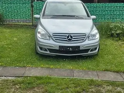 Gebraucht Mercedes B180 109 PS (80 kW) 2005 Silber Van / Kleinbus