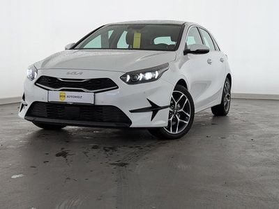 Gebraucht Kia Ceed Spirit 160 PS (117 kW) 2022 Deluxeweiss Kleinwagen