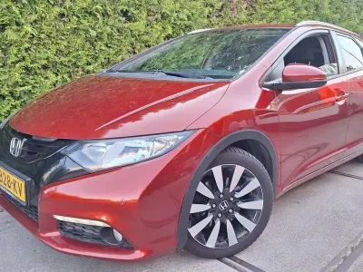 Gebraucht Honda Civic Executive 120 PS (88 kW) 2014 Rot Kombi