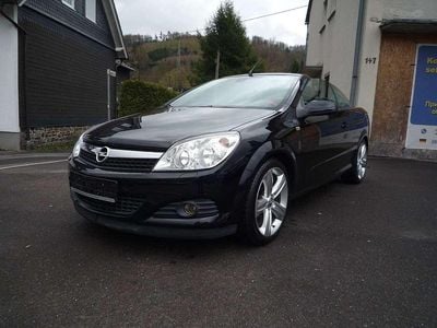 Usata Opel Astra Cabriolet 140 CV (102 kW) 2009 Nero Cabrio
