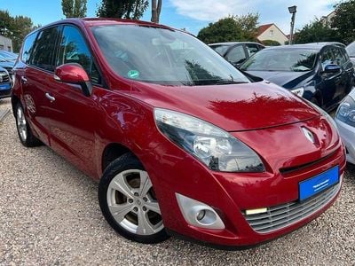Rot Gebraucht 2011 Renault Scénic III Limousine | 6.290 € (Etwas zu teuer)