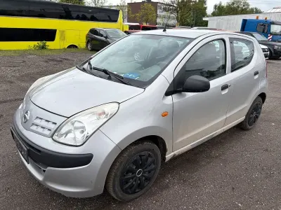 Gebraucht Nissan Pixo Visia 68 PS (50 kW) 2011 Silber Kleinwagen
