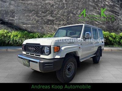 Nuova Toyota Land Cruiser 231 CV (169 kW) 2026 Bianco SUV