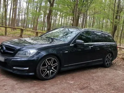 Używany Mercedes C250 AMG line 204 KM (150 kW) 2014 Czarny Sedan/Limuzyna