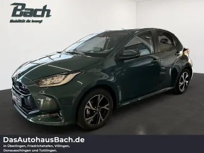 Neu Toyota Yaris Comfort 116 PS (85 kW) 2025 Everest green Kleinwagen