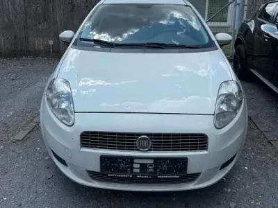 Gebraucht Fiat Grande Punto 2009 Weiß Kleinwagen