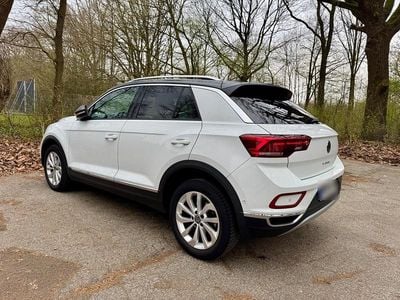 Second-hand VW T-Roc Style 150 CP (110 kW) 2022 Alb SUV