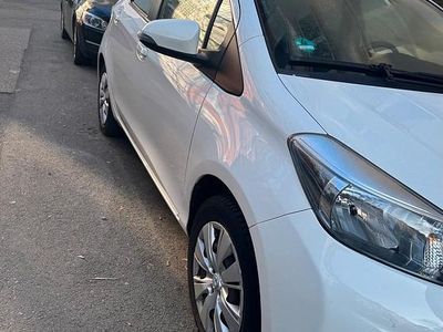 Weiß Gebraucht 2012 Toyota Yaris Kleinwagen | 3.999 € (Fairer Preis)
