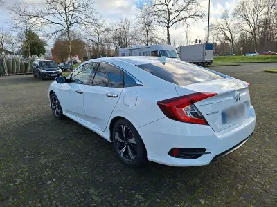 Gebraucht Honda Civic Executive 182 PS (133 kW) 2019 Weiß Limousine