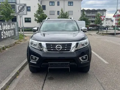 Gebraucht Nissan Navara Tekna 190 PS (139 kW) 2016 Schwarz Pickup